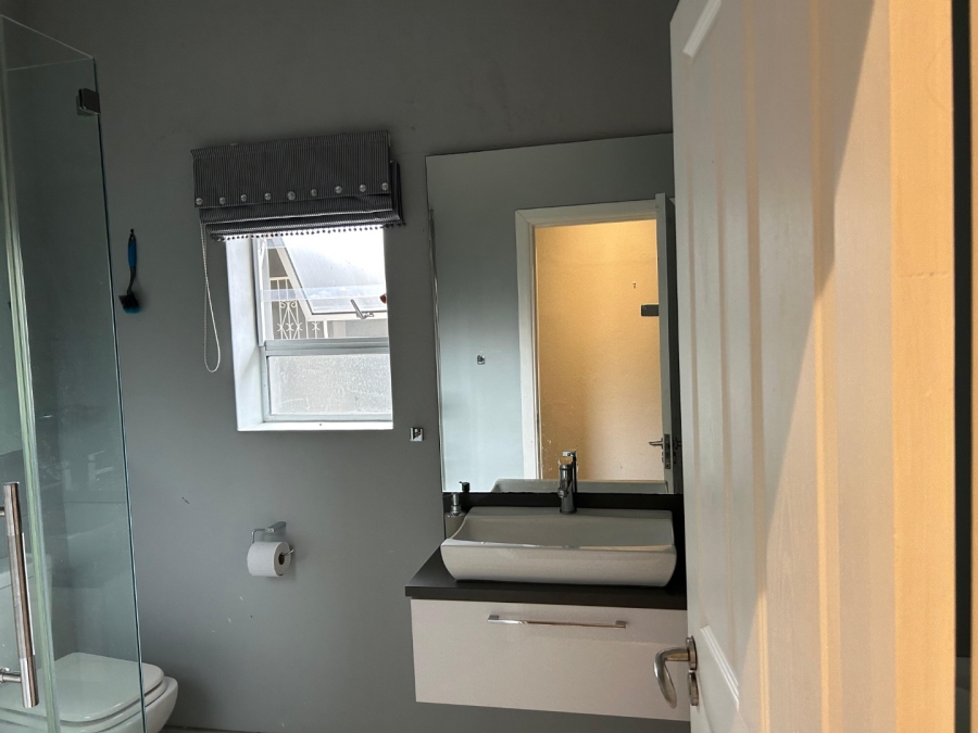 To Let 4 Bedroom Property for Rent in Mill Park Eastern Cape